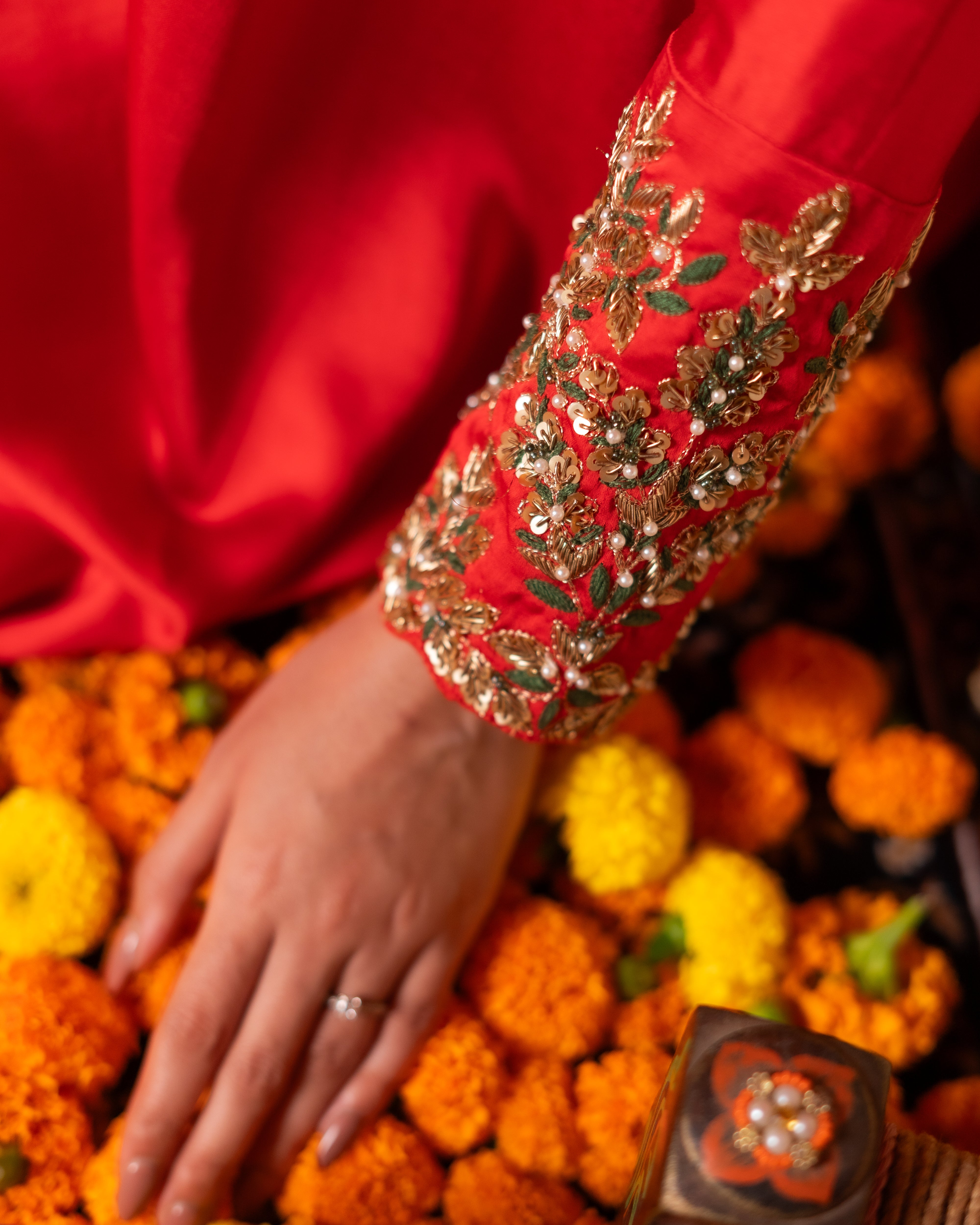 Red kaftan with pants